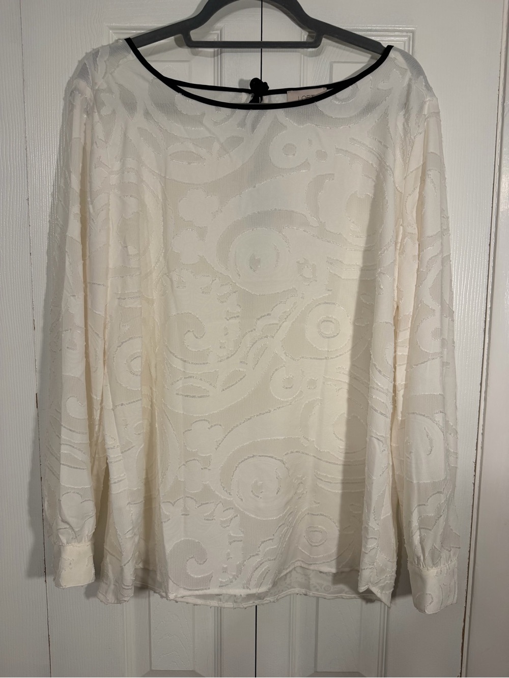 NWT LOFT Outlet Textured Long Sleeve Blouse L White Black